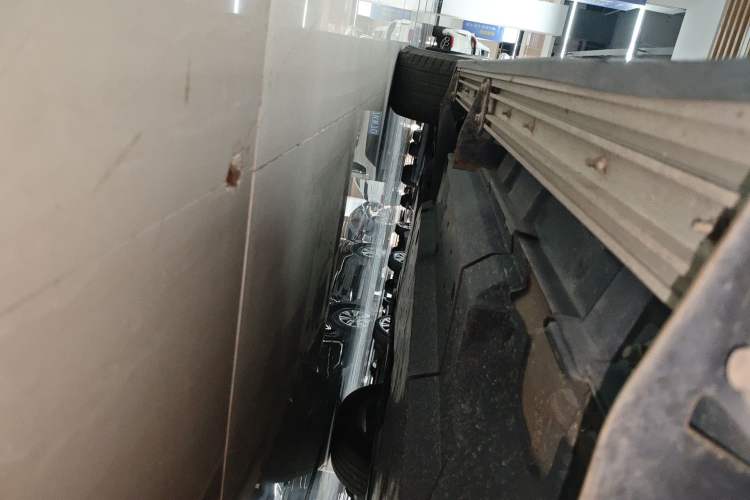 Used Toyota RAV4 2021 2.0L CVT Two-Wheel Drive Fashion PLUS Edition Left Side Sill