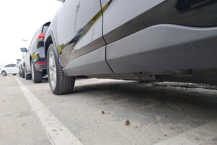 Used Toyota RAV4 2021 2.0L CVT 4x4 Style PLUS Edition Left Side Sill