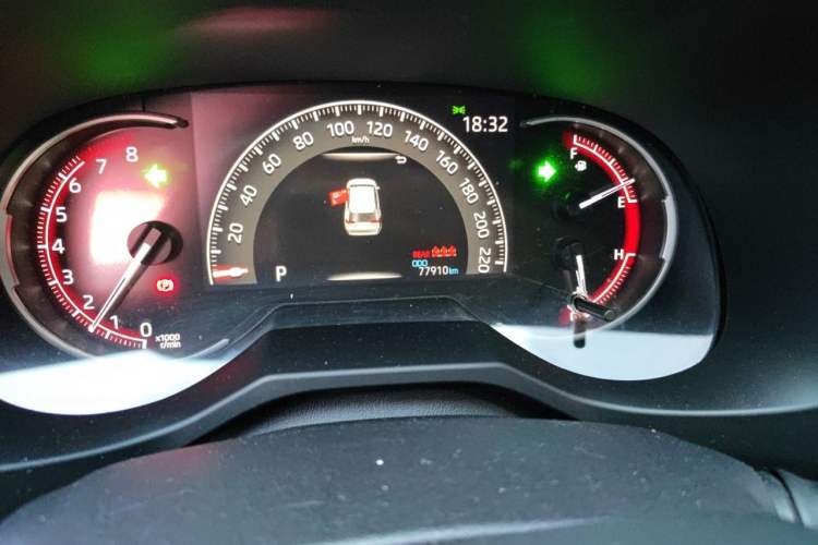 Used Toyota RAV4 2021 2.0L CVT Two-Wheel Drive Fashion PLUS Edition Odometer Close Up