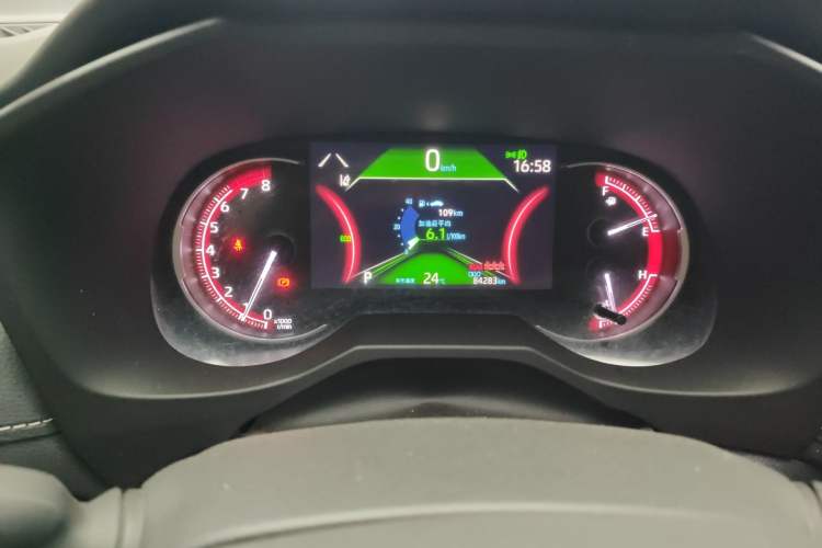Used Toyota RAV4 2021 2.0L CVT Two-Wheel Drive Fashion Edition Odometer Close Up