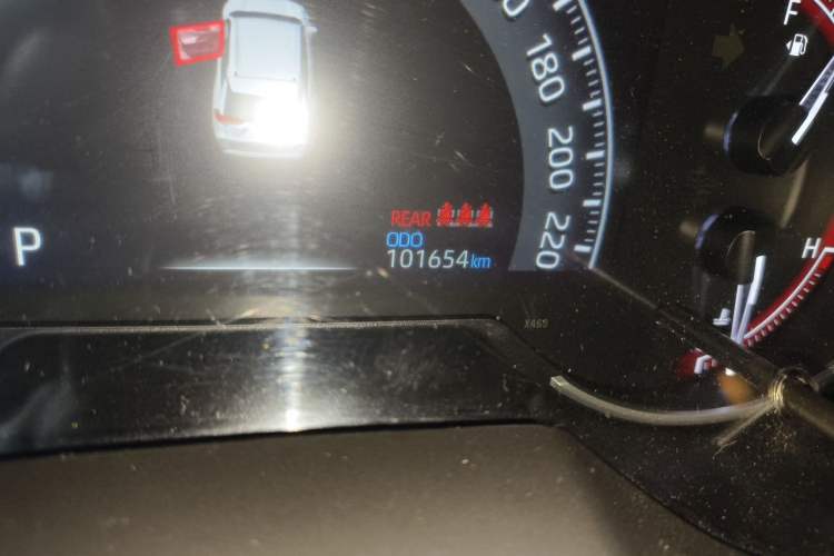 Used Toyota RAV4 2021 2.0L CVT Two-Wheel Drive Fashion Edition Odometer Close Up