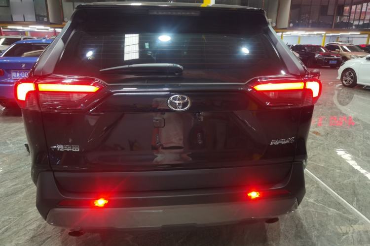 Used Toyota RAV4 2021 2.0L CVT Two-Wheel Drive Fashion PLUS Edition Rear