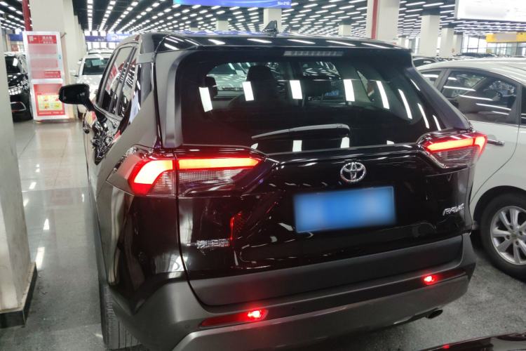 Used Toyota RAV4 2021 2.0L CVT Two-Wheel Drive Fashion PLUS Edition Rear