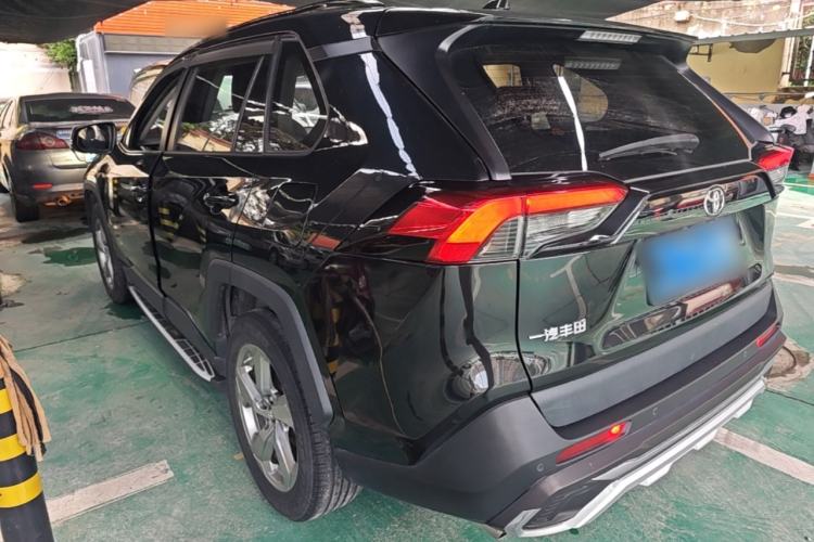 Used Toyota RAV4 2021 2.0L CVT Two-Wheel Drive Fashion Edition Rear Left 45 Deg