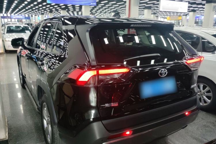 Used Toyota RAV4 2021 2.0L CVT Two-Wheel Drive Fashion PLUS Edition Rear Left 45 Deg