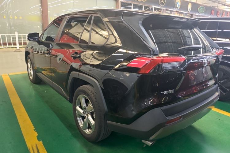 Used Toyota RAV4 2021 2.0L CVT Two-Wheel Drive Fashion PLUS Edition Rear Left 45 Deg