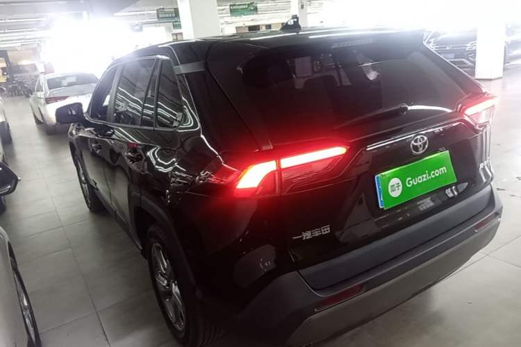Used Toyota RAV4 2021 2.0L CVT Two-Wheel Drive Fashion PLUS Edition Rear Left 45 Deg