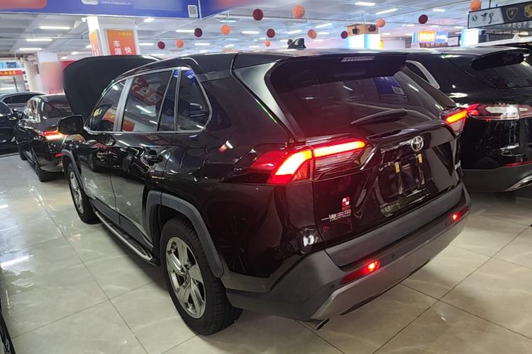 Used Toyota RAV4 2021 2.0L CVT Two-Wheel Drive Fashion PLUS Edition Rear Left 45 Deg