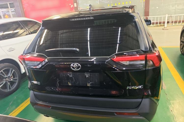 Used Toyota RAV4 2021 2.0L CVT Two-Wheel Drive Fashion PLUS Edition Rear