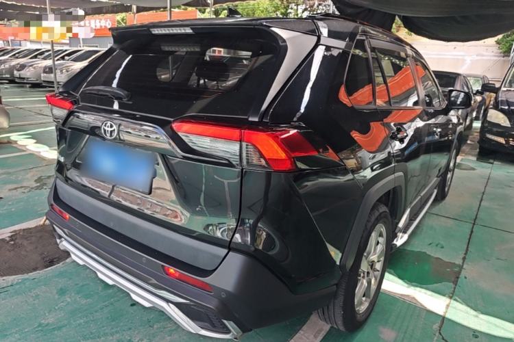 Used Toyota RAV4 2021 2.0L CVT Two-Wheel Drive Fashion Edition Rear Right 45 Deg