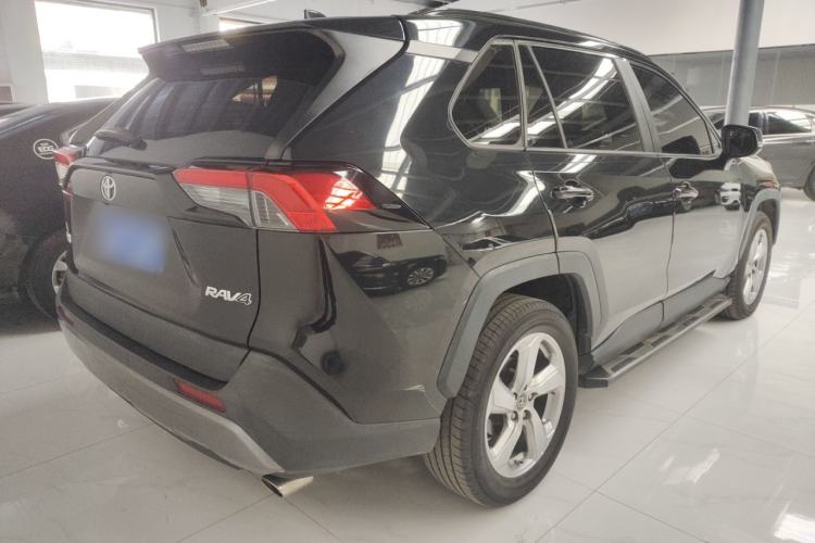 Used Toyota RAV4 2021 2.0L CVT Two-Wheel Drive Fashion Edition Rear Right 45 Deg
