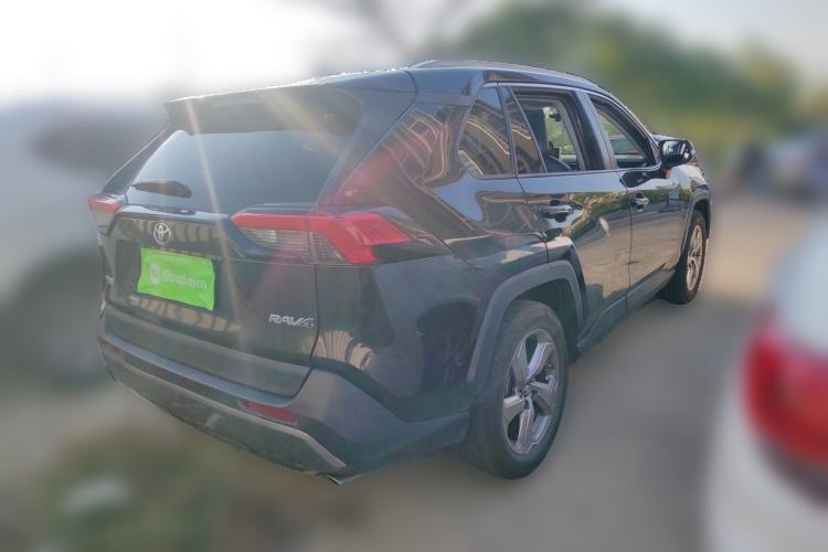 Used Toyota RAV4 2021 2.0L CVT Two-Wheel Drive Fashion Edition Rear Right 45 Deg