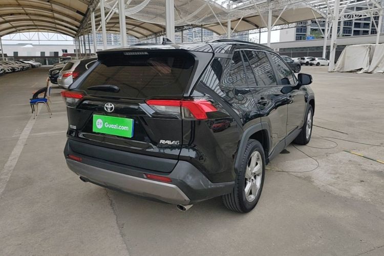Used Toyota RAV4 2021 2.0L CVT Two-Wheel Drive Fashion Edition Rear Right 45 Deg
