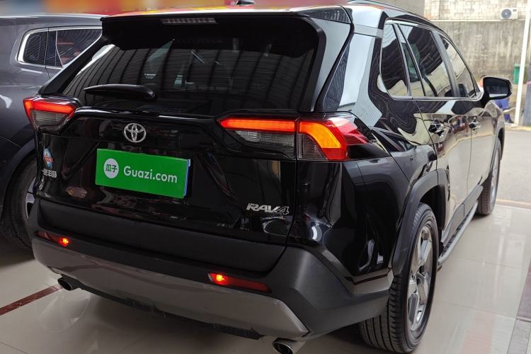 Used Toyota RAV4 2021 2.0L CVT Two-Wheel Drive Fashion PLUS Edition Rear Right 45 Deg