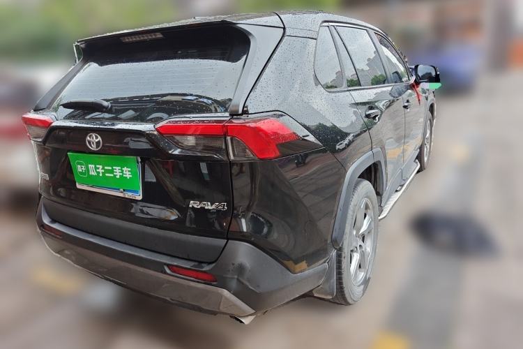 Used Toyota RAV4 2021 2.0L CVT Two-Wheel Drive Fashion PLUS Edition Rear Right 45 Deg