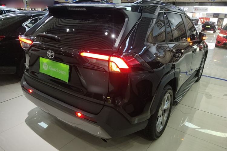 Used Toyota RAV4 2021 2.0L CVT Two-Wheel Drive Fashion Edition Rear Right 45 Deg