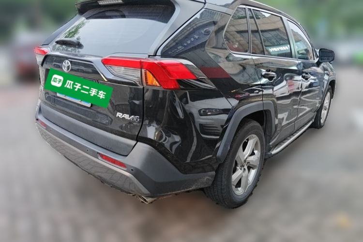 Used Toyota RAV4 2021 2.0L CVT Two-Wheel Drive Fashion PLUS Edition Rear Right 45 Deg