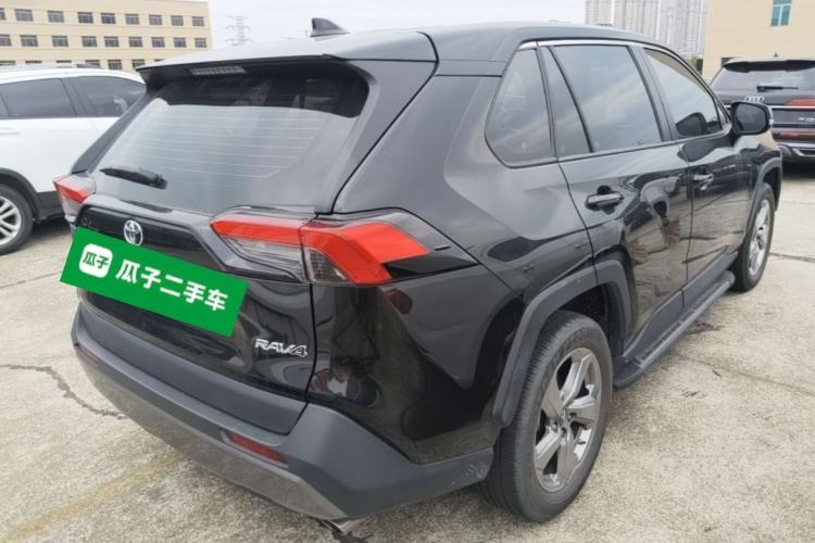Used Toyota RAV4 2021 2.0L CVT Two-Wheel Drive Fashion Edition Rear Right 45 Deg