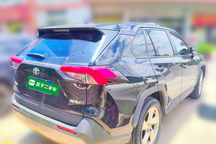 Used Toyota RAV4 2021 2.0L CVT Two-Wheel Drive Fashion PLUS Edition Rear Right 45 Deg