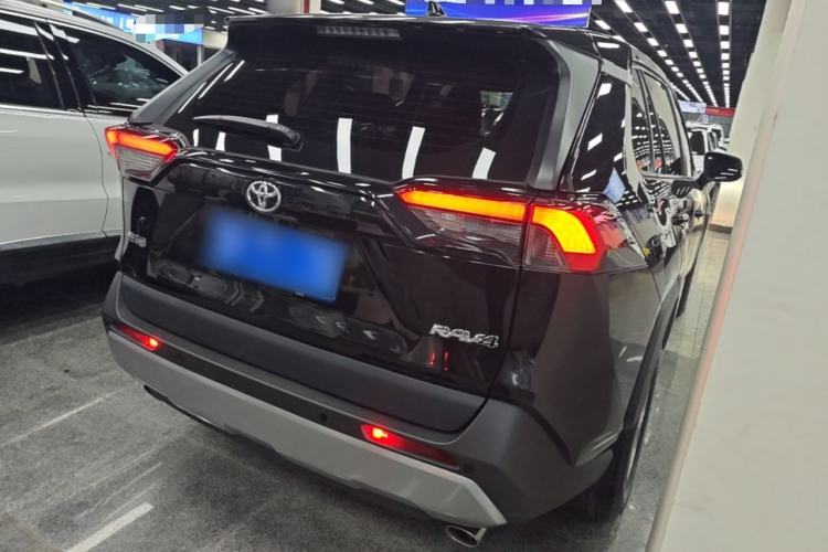 Used Toyota RAV4 2021 2.0L CVT Two-Wheel Drive Fashion PLUS Edition Rear Right 45 Deg