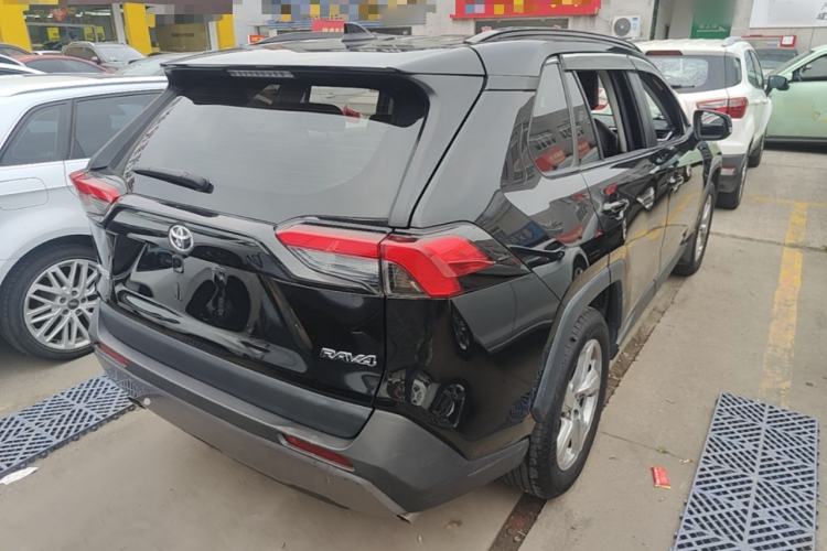 Used Toyota RAV4 2021 2.0L CVT Two-Wheel Drive Fashion Edition Rear Right 45 Deg