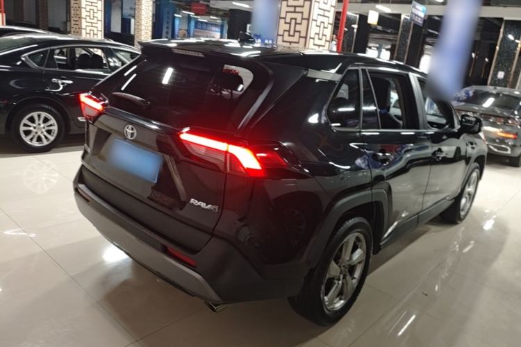 Used Toyota RAV4 2021 2.0L CVT Two-Wheel Drive Fashion PLUS Edition Rear Right 45 Deg