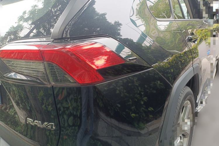 Used Toyota RAV4 2021 2.0L CVT Two-Wheel Drive Fashion Edition Rear Right 45 Deg