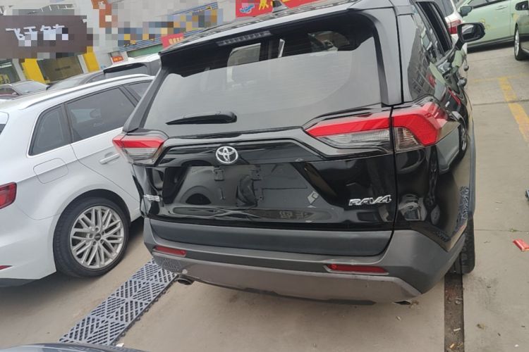 Used Toyota RAV4 2021 2.0L CVT Two-Wheel Drive Fashion Edition Rear