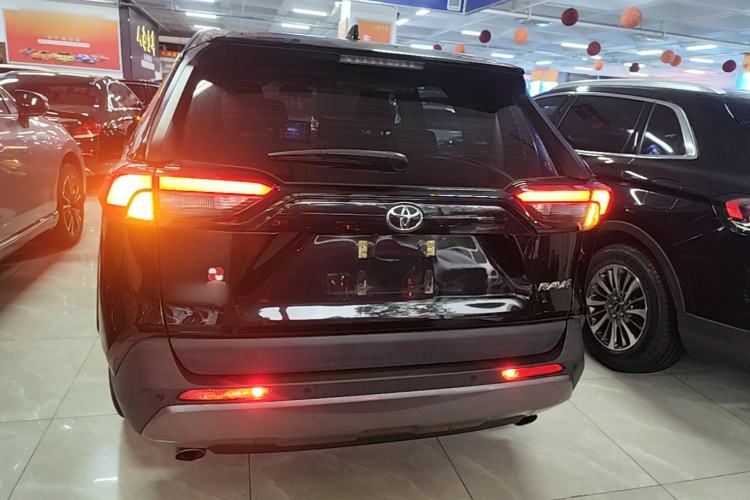 Used Toyota RAV4 2021 2.0L CVT Two-Wheel Drive Fashion PLUS Edition Rear