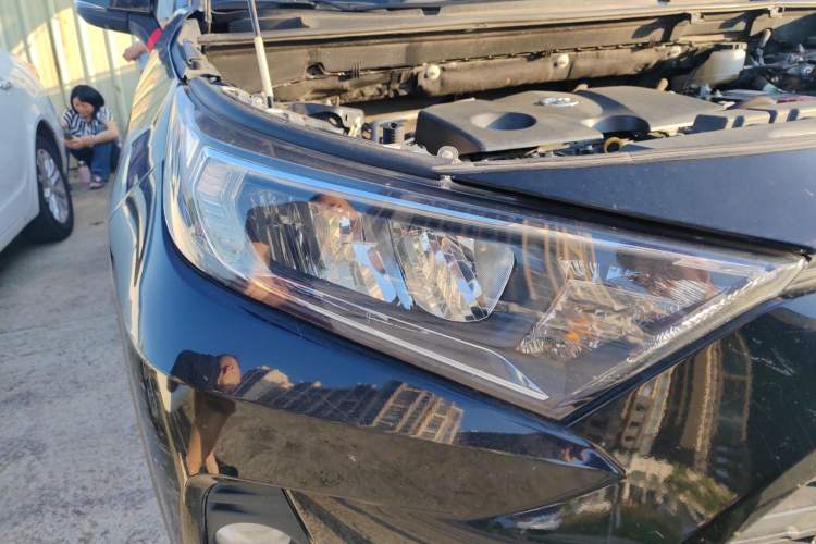 Used Toyota RAV4 2021 2.0L CVT Two-Wheel Drive Fashion Edition Right Front Headlight