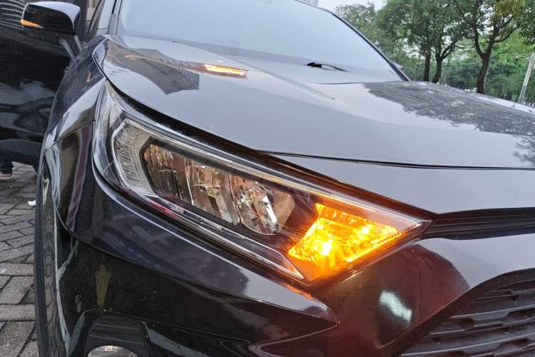 Used Toyota RAV4 2021 2.0L CVT Two-Wheel Drive Fashion PLUS Edition Right Front Headlight