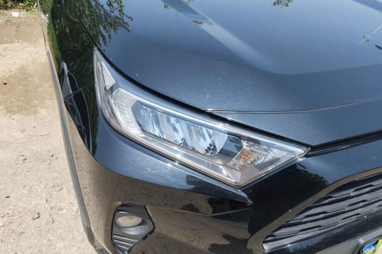Used Toyota RAV4 2021 Dual-Engine 2.5L E-CVT Two-Wheel Drive Elite Edition Right Front Headlight