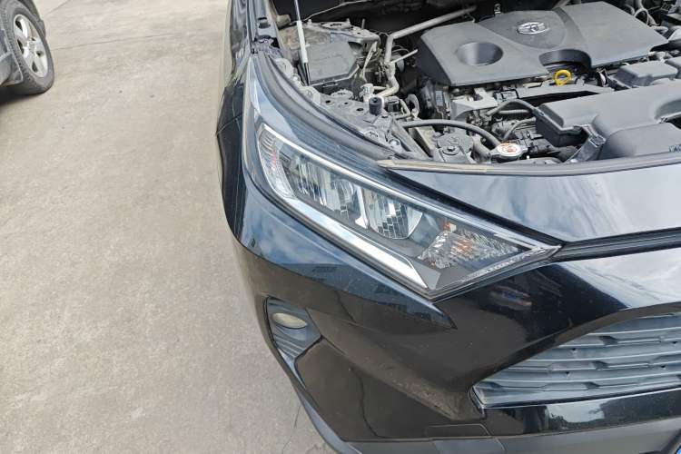 Used Toyota RAV4 2021 2.0L CVT Two-Wheel Drive Fashion Edition Right Front Headlight