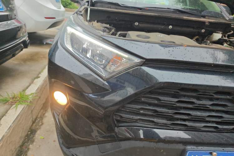 Used Toyota RAV4 2021 2.0L CVT Two-Wheel Drive Fashion Edition Right Front Headlight