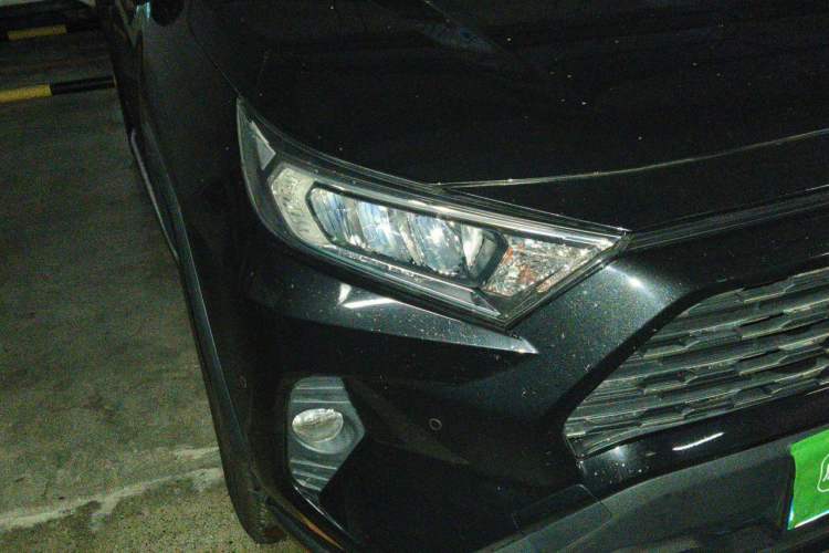 Used Toyota RAV4 2021 2.0L CVT Two-Wheel Drive Fashion Edition Right Front Headlight