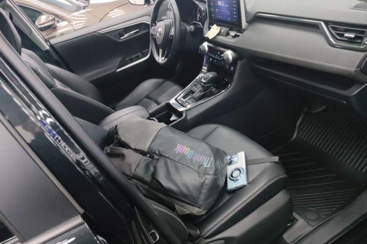 Used Toyota RAV4 2021 2.0L CVT Two-Wheel Drive Fashion PLUS Edition Right Front Seat