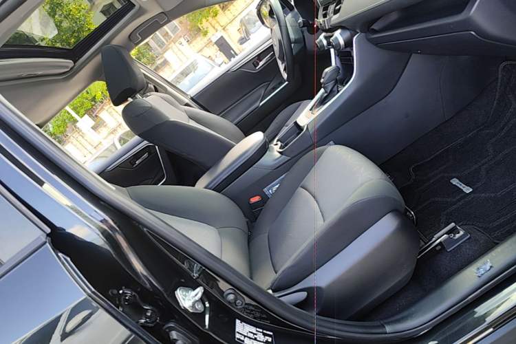 Used Toyota RAV4 2021 2.0L CVT Two-Wheel Drive Fashion Edition Right Front Seat