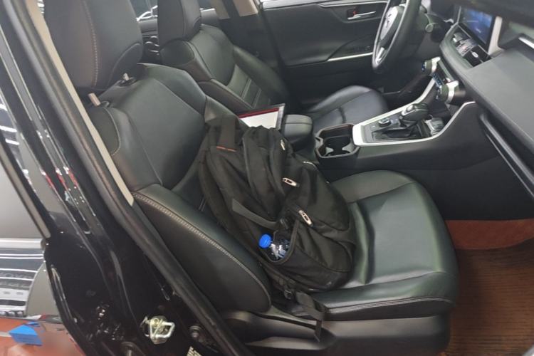 Used Toyota RAV4 2021 Revised Version Dual-Motor Hybrid 2.5L E-CVT 4x4 Elite PLUS Edition Right Front Seat