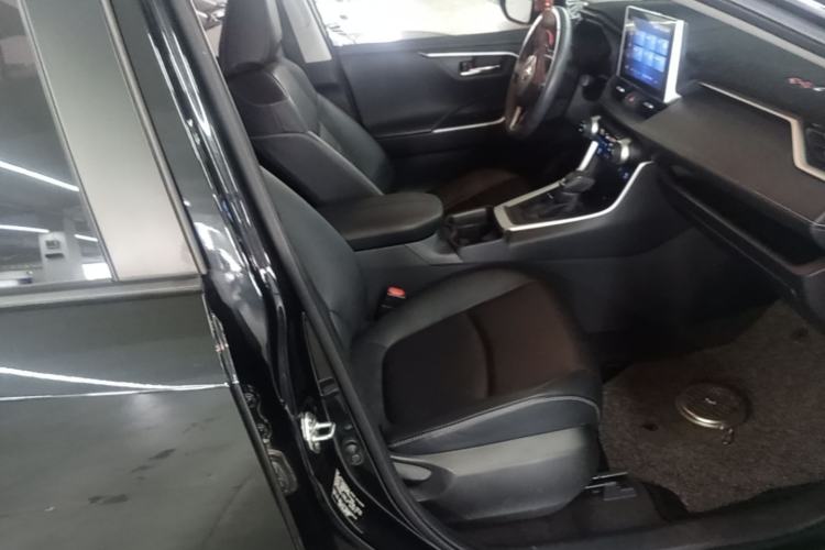 Used Toyota RAV4 2021 2.0L CVT Two-Wheel Drive Fashion PLUS Edition Right Front Seat