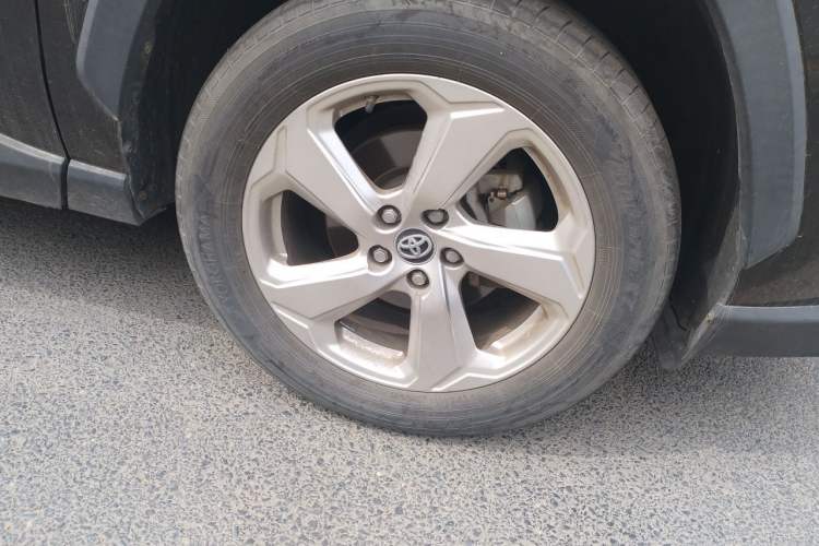 Used Toyota RAV4 2021 2.0L CVT Two-Wheel Drive Fashion PLUS Edition Right Front Wheel Hub