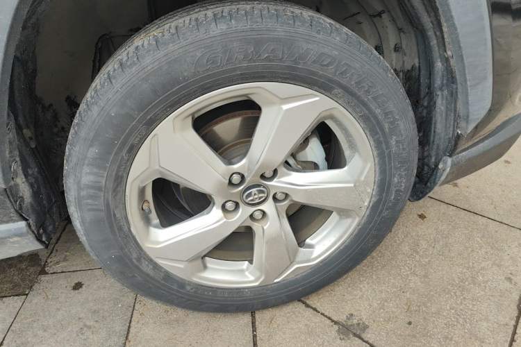 Used Toyota RAV4 2021 Dual-Engine 2.5L E-CVT Two-Wheel Drive Elite Edition Right Front Wheel Hub