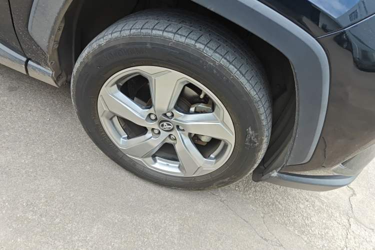 Used Toyota RAV4 2021 2.0L CVT Two-Wheel Drive Fashion Edition Right Front Wheel Hub