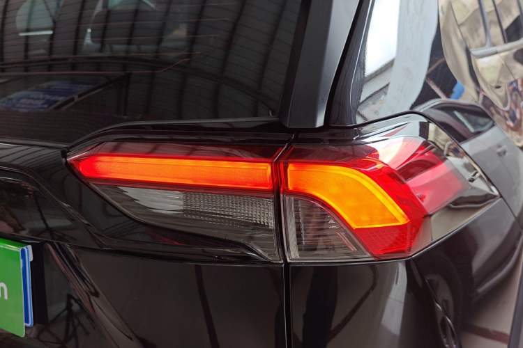 Used Toyota RAV4 2021 2.0L CVT Two-Wheel Drive Fashion PLUS Edition Right Rear Taillight