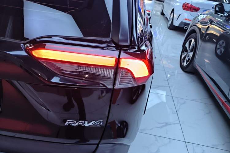Used Toyota RAV4 2021 2.0L CVT Two-Wheel Drive Urban Edition Right Rear Taillight