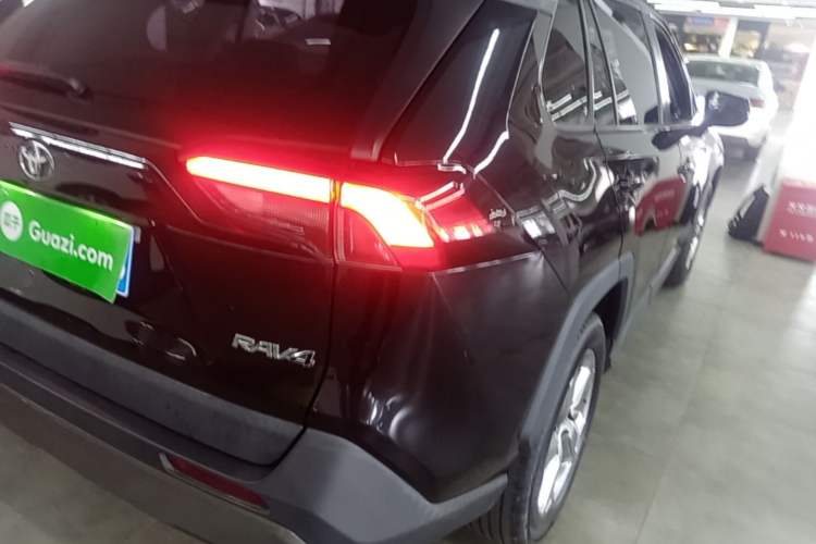 Used Toyota RAV4 2021 2.0L CVT Two-Wheel Drive Fashion PLUS Edition Right Rear Taillight