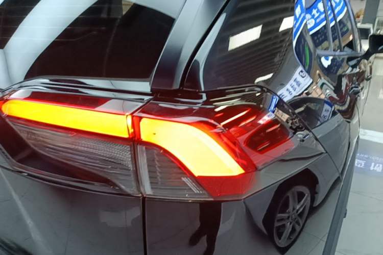 Used Toyota RAV4 2021 2.0L CVT Two-Wheel Drive Urban Edition Right Rear Taillight