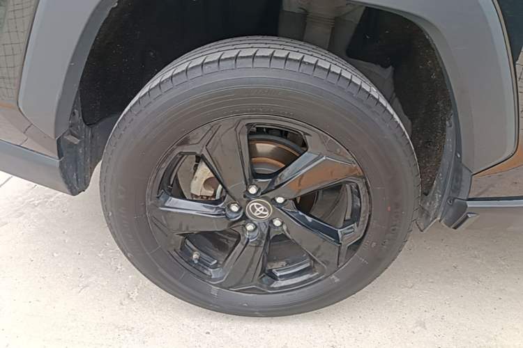 Used Toyota RAV4 2021 Revised Version Dual-Motor Hybrid 2.5L E-CVT 4x4 Elite PLUS Edition Right Rear Wheel Hub