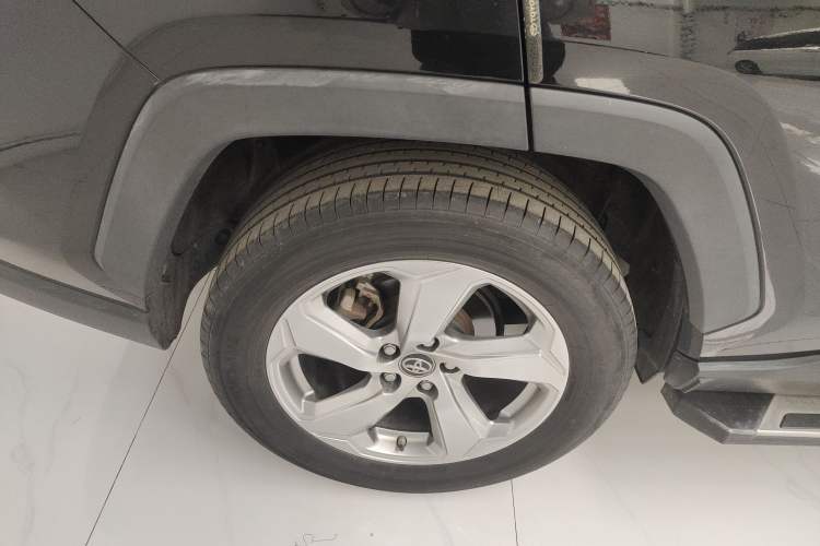 Used Toyota RAV4 2021 2.0L CVT Two-Wheel Drive Fashion Edition Right Rear Wheel Hub