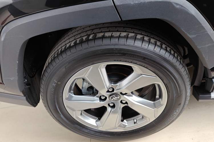 Used Toyota RAV4 2021 2.0L CVT Two-Wheel Drive Fashion PLUS Edition Right Rear Wheel Hub