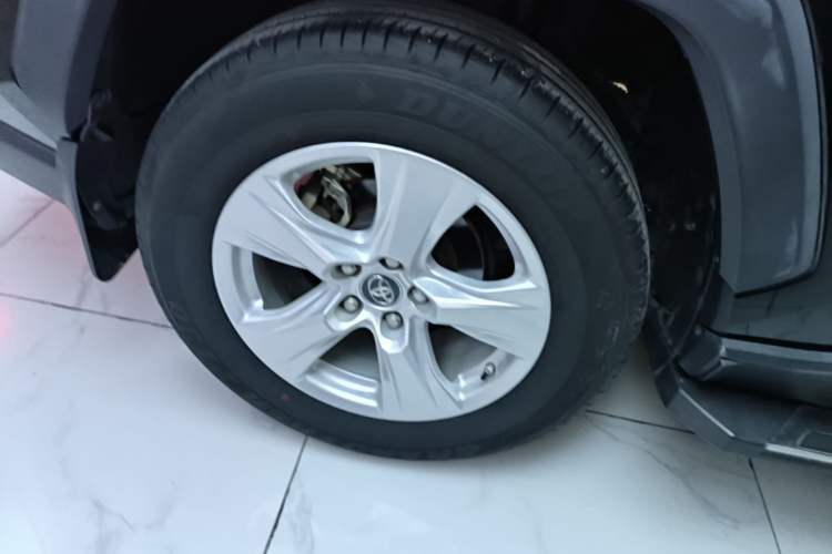 Used Toyota RAV4 2021 2.0L CVT Two-Wheel Drive Urban Edition Right Rear Wheel Hub